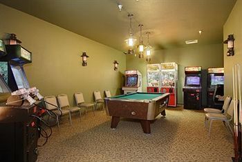 Whitefish Lodge And Suites Cross Lake Exteriör bild
